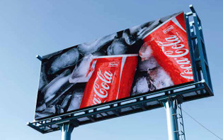 OC Series Outdoor Billboard LED Screen, Cost-effective Model, High Brightness (6500+ Nits), Great Waterproof, with Cold Steel Housing (Línea LED de cartão de visualização exterior, modelo econômico, alta luminosidade)