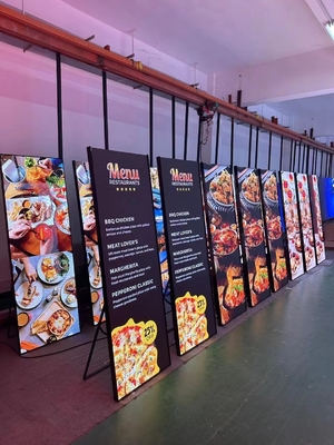 P2.5 Esquema de visualização de cartazes móveis verticais interiores LED comercial a cores inteiras Publicidade em cartaz Painel de suporte Imagens / vídeos