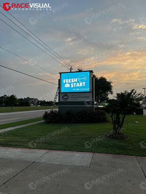 Outdoor LED Billboard OA Series P5.7 – Design com eficiência energética e baixa emissão de calor, com acesso de serviço frontal/traseiro e montagem em parede